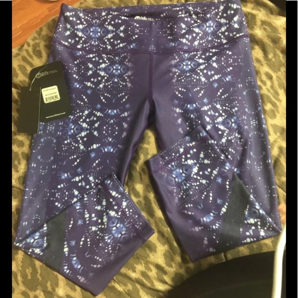 SALE‼️With women’s leggings size (S) NWT